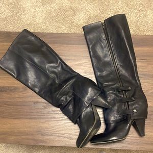 MISS SIXTY EUC black knee-high leather boots. Side zips and snap detail. Sz 11.